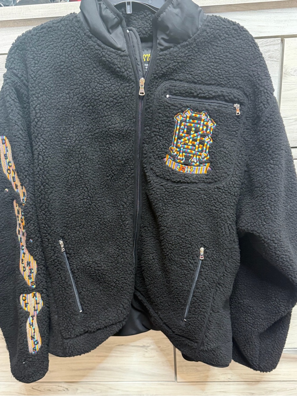 Limited official Griz - Picture 2 of 9